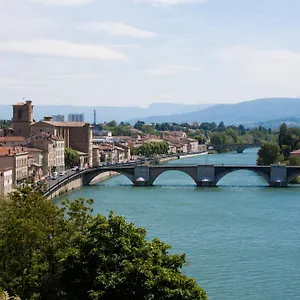 https://chambres-dhotes-les-muriers.hotels-rhonealpes.com