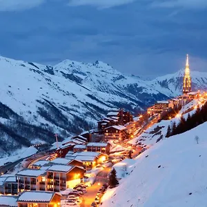 https://azureva-les-menuires.hotels-rhonealpes.com